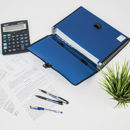 Папка-портфель пластиковая BRAUBERG "ДИПЛОМАТ" А4 (330х245х35 мм) 13 отделений, фактура "бисер", синяя, 226026 - Портфели пластиковые