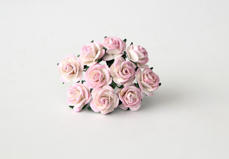 Розы миди 2 см, цвет - светло-розовый с белым, 5 шт