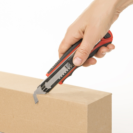 Нож канцелярский 18 мм BRAUBERG "Universal" с АВТОЗАМЕНОЙ ЛЕЗВИЙ, 6 лезвий в комплекте, автофиксатор, 230922 - Ножи канцелярские универсальные