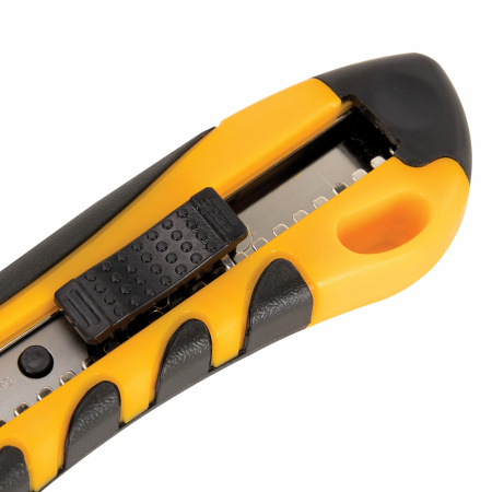 Нож канцелярский 18 мм BRAUBERG "Universal", 3 лезвия в комплекте, автофиксатор, резиновые вставки, 230920 - Ножи канцелярские универсальные