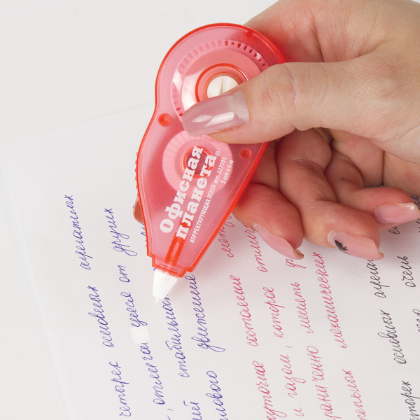 Корректирующая лента ОФИСНАЯ ПЛАНЕТА 5 мм х 6 м, корпус красный, механизм перемотки, блистер, 227593 - Корректирующие ленты