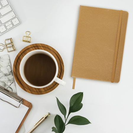 Блокнот А5 (148x218 мм), BRAUBERG "Metropolis Special", под кожу, 80 л., резинка, клетка, золотистый, 113333 - Бизнес-блокноты и бизнес-тетради