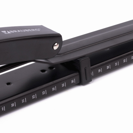 Степлер брошюровочный №24/6, 26/6 BRAUBERG "Universal", до 25 листов, черный, 220942 - Степлеры-брошюровщики