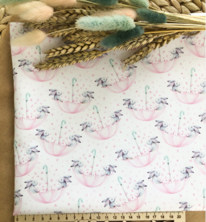 Ткань для рукоделия "Зайцы в зонтиках" 30*80 см. 100% хлопок, плотность 140 г/м2
