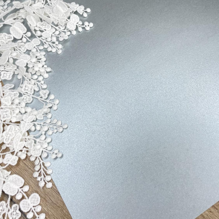 Дизайнерская бумага с перламутровым покрытием, цвет платиновый, плотность 230 гр., размер 34*34 см