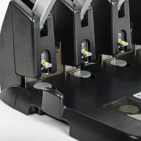 Дырокол на 4 отверстия металлический МОЩНЫЙ BRAUBERG "Heavy Duty Extra", до 150 листов, 270555 - Дыроколы на 4 отверстия