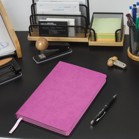 Ежедневник недатированный А5 (138х213 мм) BRAUBERG "Stylish", кожзам, гибкий, 160 л., розовый, 111860 - Ежедневники с покрытием "под кожу и ткань"