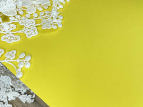 Дизайнерская бумага цвет желтый, плотность 260 гр., размер 35*50 см - Дизайнерская бумага