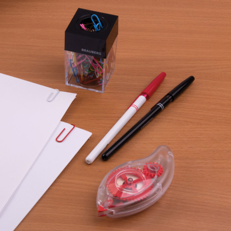 Скрепочница магнитная BRAUBERG со 100 цветными скрепками 28 мм, прозрачный корпус, 228401 - Диспенсеры для скрепок