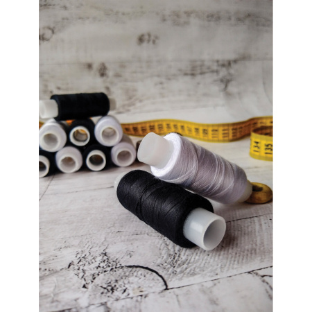 Набор швейных ниток, 10 штук (5 белых и 5 черных) по 150 м, прочные, 45 ЛЛ, ОСТРОВ СОКРОВИЩ, 662790 - Нитки швейные