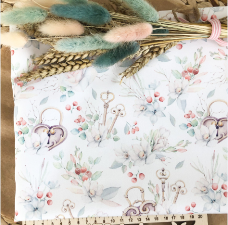 Ткань для рукоделия "Цветочки и замок" 30*80 см. 100% хлопок, плотность 140 г/м2