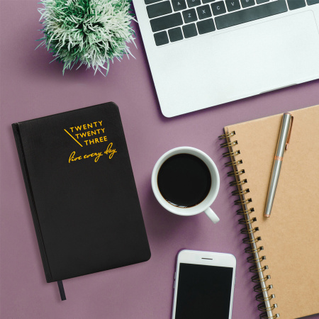 Ежедневник датированный 2023 А5 138x213 мм BRAUBERG "Chameleon", под кожу, черный/желтый, 114107 - Ежедневники с покрытием "под кожу и ткань"