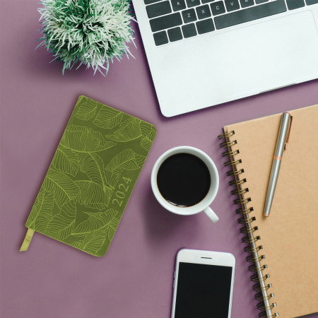 Еженедельник датированный 2024 МАЛЫЙ ФОРМАТ 95х155 мм А6, BRAUBERG "Foliage", под кожу, зеленый, 115053 - Еженедельники