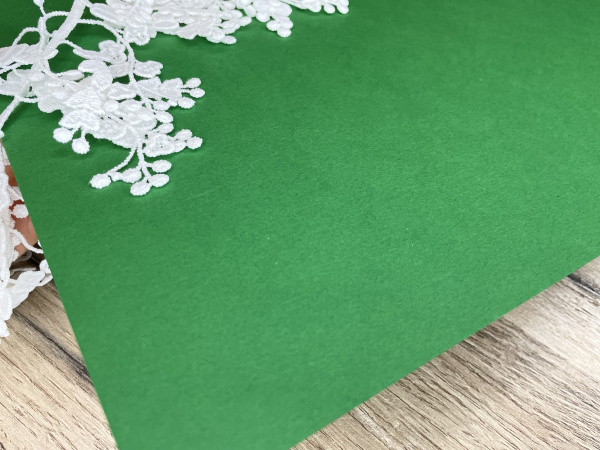 Дизайнерская бумага цвет зеленый, плотность 260 гр., размер 35*50 см - Дизайнерская бумага