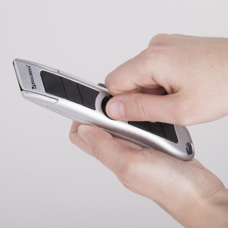 Нож универсальный мощный BRAUBERG "Professional", 6 лезвий в комплекте, фиксатор, металл, 235403 - Ножи канцелярские универсальные