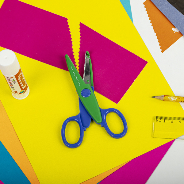 Ножницы ПИФАГОР, 135 мм, фигурное лезвие, ассорти, в дисплее, 230938 - Ножницы детские