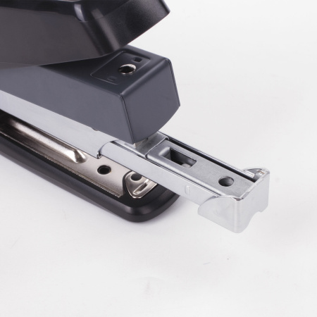 Степлер ЭНЕРГОСБЕРЕГАЮЩИЙ №24/6 - 24/8 BRAUBERG "Easy Press", до 40 листов, БЕЗ УСИЛИЙ, 228742 - Степлеры настольные