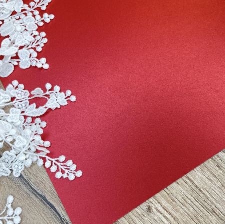 Дизайнерская бумага Shyne, цвет красный бриллиант, плотность 250 гр., размер 35*50 см