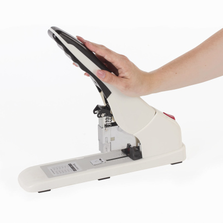 Степлер ЭНЕРГОСБЕРЕГАЮЩИЙ МОЩНЫЙ №24/6-23/17 BRAUBERG "Easy Press", до 120 листов, БЕЗ УСИЛИЙ, 227664 - Степлеры мощные