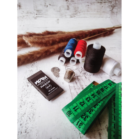 Набор ниток "Помощница", 7 шт., 35 ЛЛ/100 ЛЛ, 200 м, иглы, сантиметр, наперсток, ОСТРОВ СОКРОВИЩ, 662791 - Нитки швейные