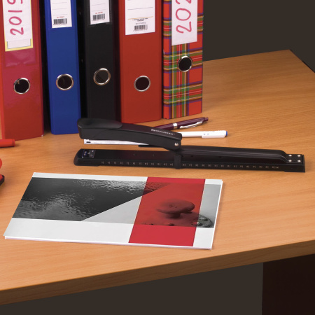 Степлер брошюровочный №24/6, 26/6 BRAUBERG "Universal", до 25 листов, черный, 220942 - Степлеры-брошюровщики