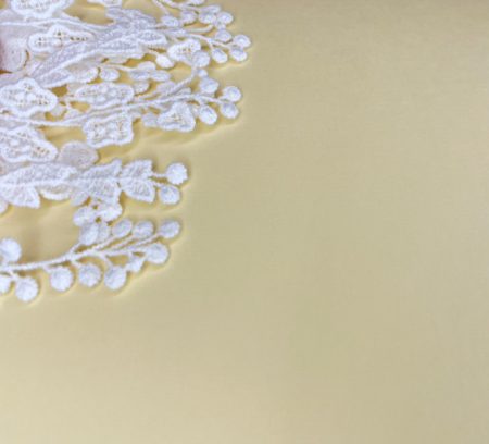 Дизайнерская бумага цвет бледно-желтый (Ivory), плотность 260 гр., размер 35*50 см - Дизайнерская бумага