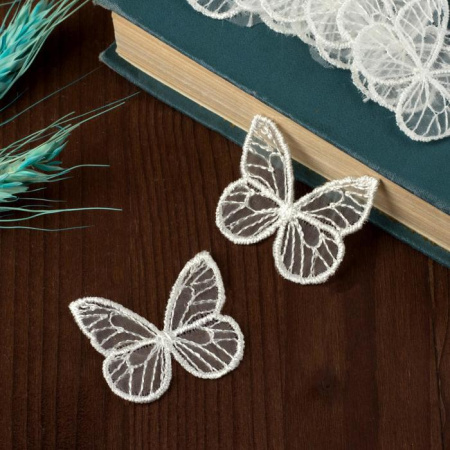 Вязаные элементы "Бабочки" размер 40*40 мм, в упаковке 10 шт, цвет белый