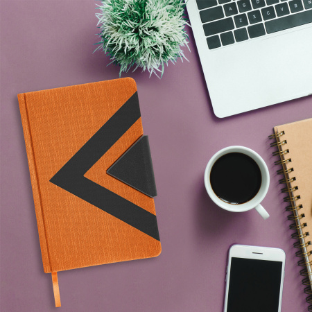 Ежедневник недатированный А5 138x213 мм BRAUBERG "Waves" под кожу, застежка 160 л., оранжевый/черный, 111878 - Ежедневники с покрытием "под кожу и ткань"