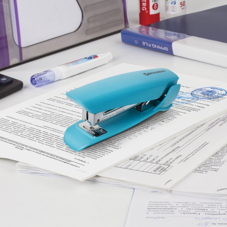 Степлер №24/6, 26/6 BRAUBERG "ULTRA", до 30 листов, с антистеплером, голубой, 228757 - Степлеры настольные