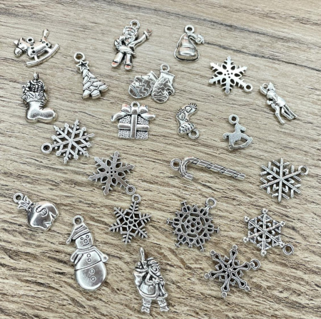 Набор металлических подвесок "Рождество 3" размер снеговика 25*12 мм