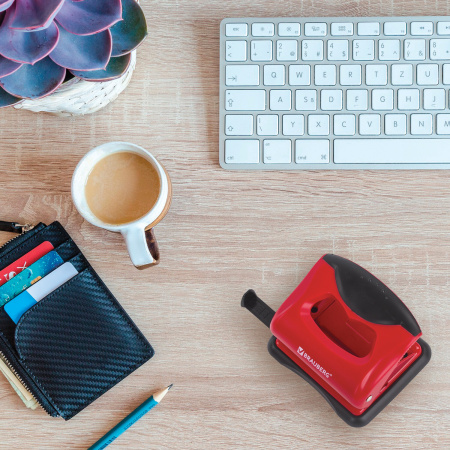 Дырокол BRAUBERG "JET PRO", до 20 листов, красно-черный, 228599 - Дыроколы настольные