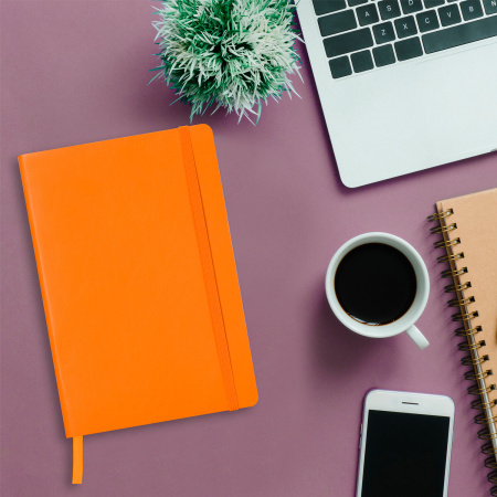 Блокнот А5 (148x218 мм), BRAUBERG "Metropolis Ultra", под кожу, 80 л., резинка, клетка, оранжевый, 111019 - Бизнес-блокноты и бизнес-тетради