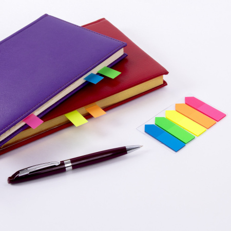 Закладки клейкие НЕОНОВЫЕ "СТРЕЛКИ", 50х14 мм, 5 цветов х 25 листов от BRAUBERG - Блоки и закладки клейкие