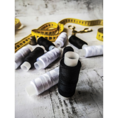 Набор швейных ниток, 10 штук (5 белых и 5 черных) по 150 м, прочные, 45 ЛЛ, ОСТРОВ СОКРОВИЩ, 662790 - Нитки швейные