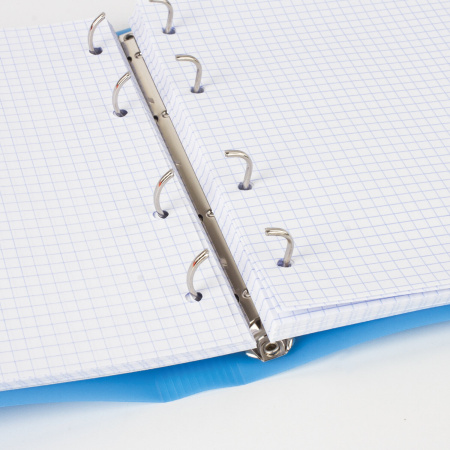 Тетрадь на кольцах А5 175х220 мм, 120 л., пластик, клетка, с резинкой, BRAUBERG, синяя, 403567 - Тетради на кольцах и сменные блоки к ним