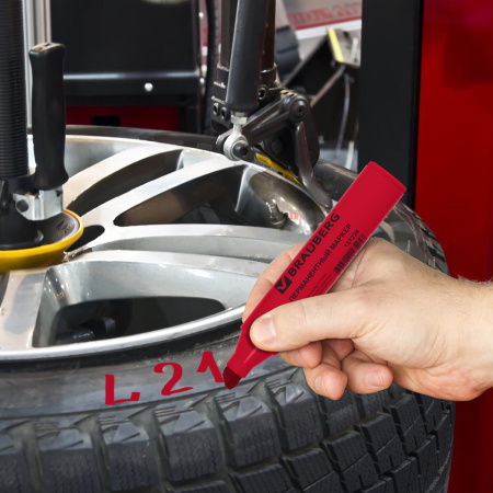 Маркер перманентный BRAUBERG "JUMBO", КРАСНЫЙ, ШИРОКАЯ ЛИНИЯ ПИСЬМА, скошенный наконечник, 3-10 мм, 151226 - Маркеры перманентные