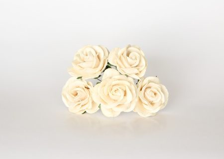 Розы макси 4 см с закругленными лепестками, молочные, 5 шт