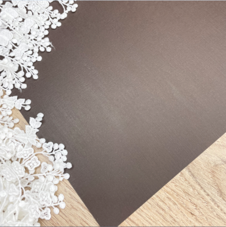 Дизайнерская бумага с односторонним тиснением лен, цвет какао, плотность 290 гр., размер 35*40 см