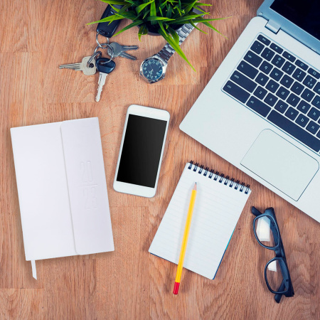 Ежедневник датированный 2023 А5 138x213 мм BRAUBERG "Towny", под кожу, клапан, белый, 114011 - Ежедневники с покрытием "под кожу и ткань"