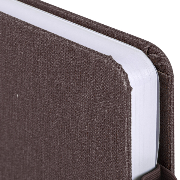 Ежедневник недатированный А5 138x213 мм BRAUBERG "Finest" под кожу, резинка, 136 л., коричневый, 111870 - Ежедневники с покрытием "под кожу и ткань"