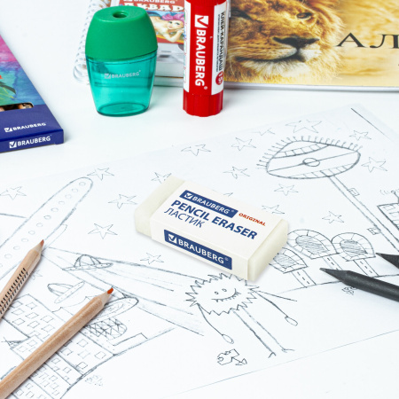 Ластик BRAUBERG "Original", 50х24х10 мм, белый, прямоугольный, экологичный ПВХ, картонный держатель, 228075 - Ластики классические