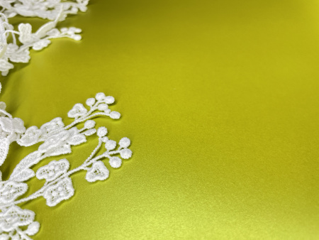 Дизайнерская бумага с металлизированным покрытием, цвет салатовый, плотность 250 гр., размер 35*50 см - Дизайнерская бумага