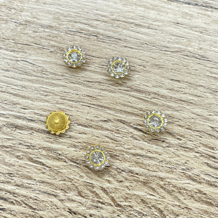 Металлическое украшение в цвете золото с белым камнем, диаметр 9 мм в наборе 10 шт - Металлические украшения, подвески и шармы