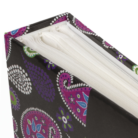 Фотоальбом BRAUBERG на 200 фотографий 10х15 см, твердая обложка, "Пейсли", черный с розовым, 390668 - Фотоальбомы