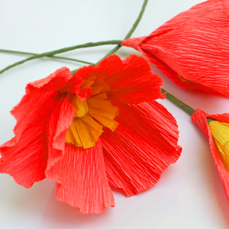 Бумага гофрированная/креповая, 32 г/м2, 50х250 см, красная, в рулоне, BRAUBERG, 126531 - Цветная бумага