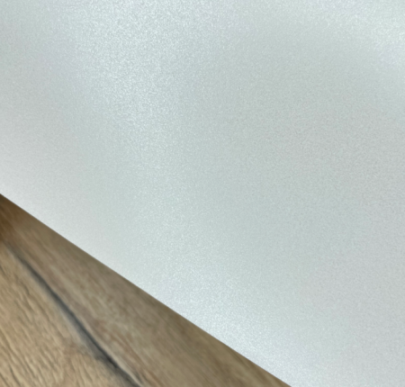 Дизайнерская бумага с перламутровым покрытием, цвет ледяной белый, плотность 230 гр., размер 35*50 см - Дизайнерская бумага