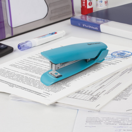 Степлер №10 BRAUBERG "ULTRA", до 20 листов, с антистеплером, голубой, 228755 - Степлеры настольные