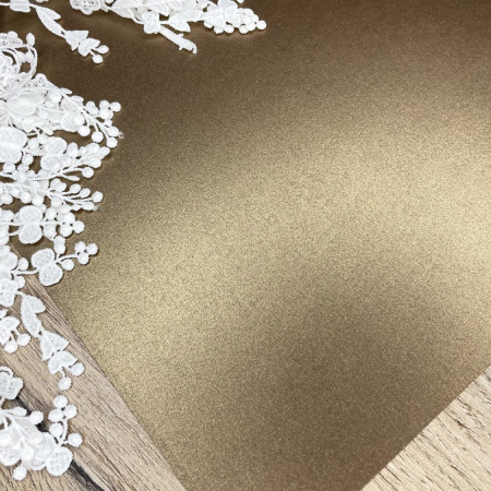 Дизайнерская бумага с перламутровым покрытием, цвет бронзовый, плотность 230 гр., размер 35*50 см