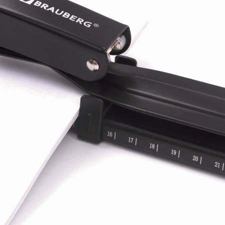 Степлер брошюровочный №24/6, 26/6 BRAUBERG "Universal", до 25 листов, черный, 220942 - Степлеры-брошюровщики