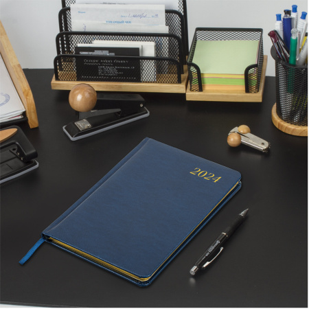 Еженедельник датированный 2024 А5 145х215 мм, BRAUBERG "Iguana", под кожу, синий, 115023 - Еженедельники